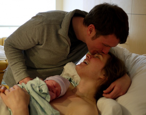 É melhor a cesárea ou o parto natural?