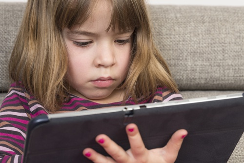 A hora de brincar para uma criança não é um luxo, é uma necessidade