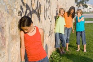 Como ensinar as crianças a lidar com provocações