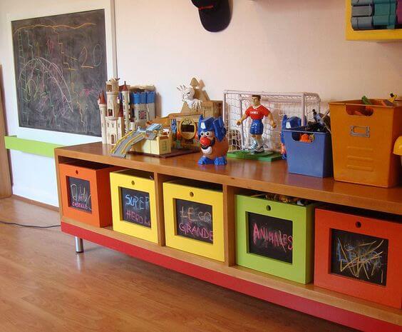 arrumar os brinquedos