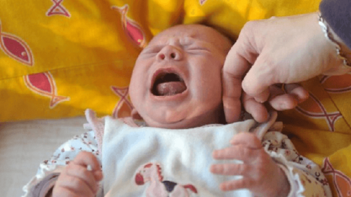 Sinais do bebê que exigem cuidados imediatos do pediatra