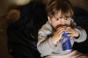Por que refrigerantes são prejudiciais às crianças?