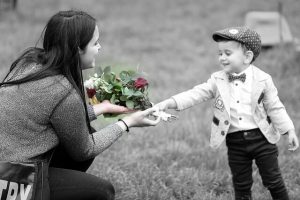 Amar seus filhos não é suficiente, eles devem se sentir amados