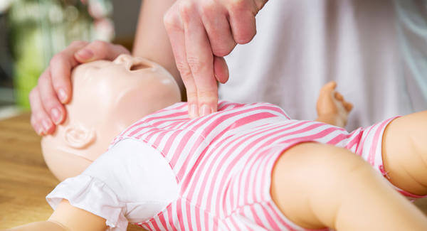 Como reanimar um bebê?