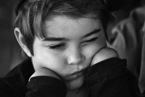 Como fazer para que o meu filho não fique entediado em casa?