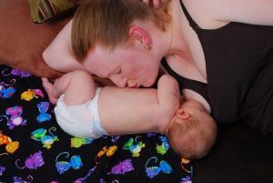 O que não dizem sobre o primeiro mês de maternidade