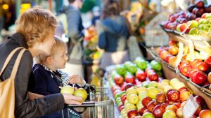 Ensine seu filho a falar e se comportar corretamente
