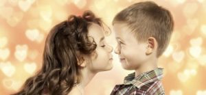 Meu filho de 3 anos tem uma namorada, o que eu faço?