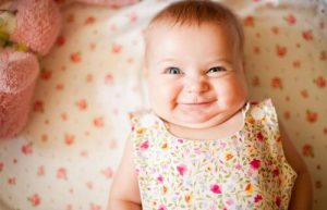 Risos e sorrisos do bebê: um grande avanço no desenvolvimento emocional
