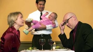 O que fazer quando seu filho faz birra em um restaurante