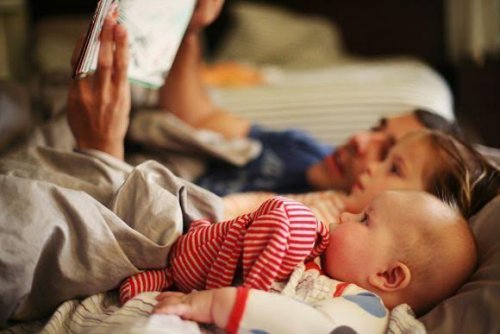 10 benefícios de ler uma história antes de dormir