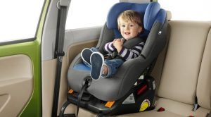 A maioria dos pais falham ao instalar a cadeirinha para carro