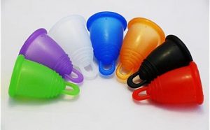 Vantagens e desvantagens do uso do coletor menstrual