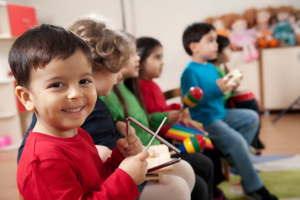 5 benefícios da educação musical