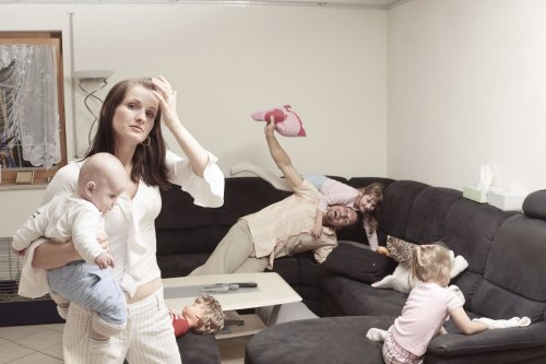 Por que as mães se sentem mais estressadas que os pais ao cuidar dos filhos