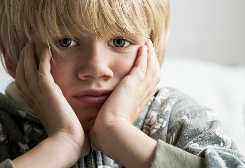 Como as brincadeiras de mau gosto feita por adultos afetam as crianças?