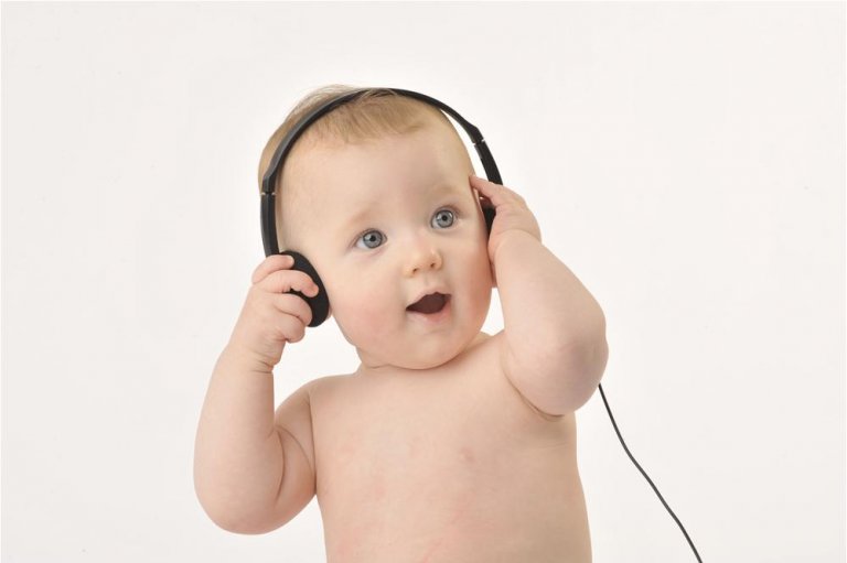 Um estudo confirma que a música e capaz de ajudar os bebês a falarem