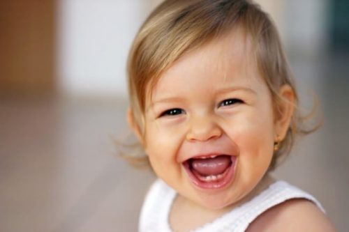 Algumas choram e outras sorriem. Como se desenvolve o caráter das crianças?
