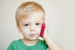 Ecolalia: o que é e como lidar com isso?