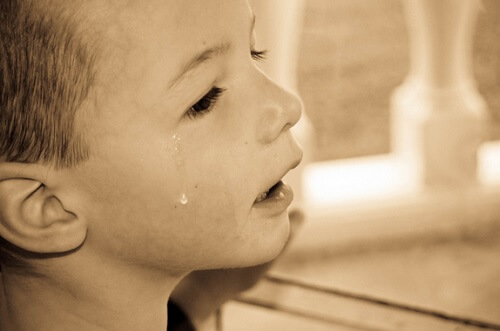 menino chorando