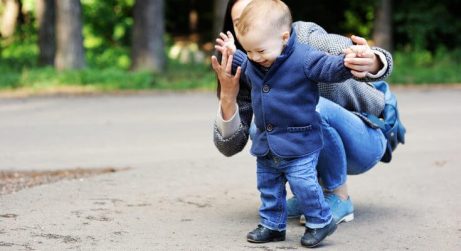 sapato ideal para bebe aprender a andar