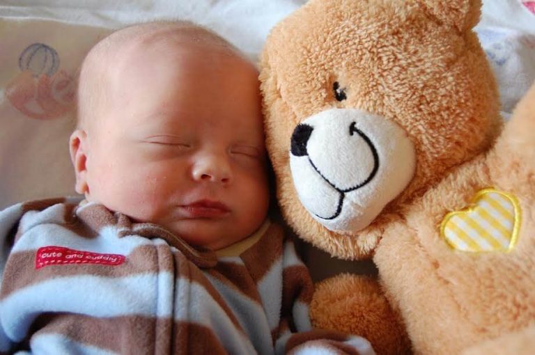 A postura ideal para fazer um bebê dormir