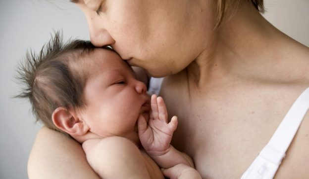 contato pele com pele