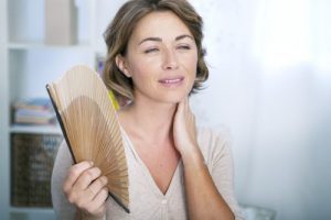 9 sintomas da menopausa precoce