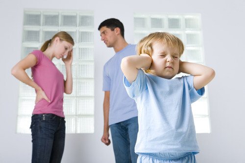 Como uma criança sobrevive em uma família disfuncional