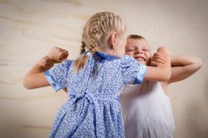 5 conselhos para evitar o ciúmes entre irmãos