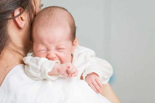 3 técnicas para evitar as cólicas do bebê