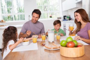 Ideias de cafés da manhã nutritivos para as crianças