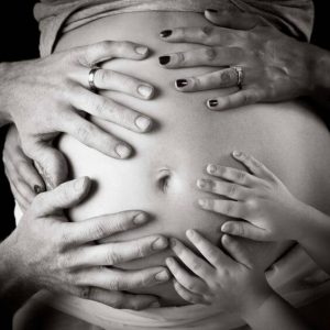 Leis que colocam em risco a intimidade de uma mulher