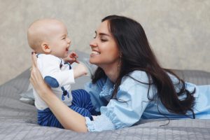 Formas de estimular o sentido da audição no bebê