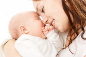 Oito conselhos de como se conectar com o seu bebê