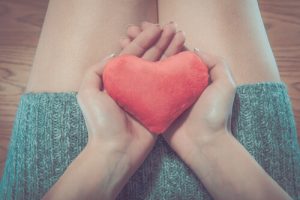 O que é a camisinha feminina e por que é importante usá-la?