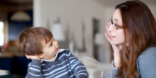 Dicas para ajudar crianças com dificuldades para se comunicar