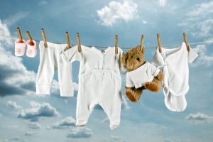 Como eliminar as manchas das roupas das crianças