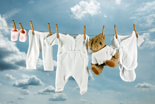 Como eliminar as manchas das roupas das crianças