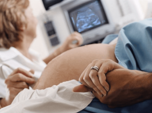 É verdade que as ultrassonografias são perigosas na gravidez?