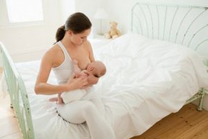 Quanto tempo o bebê deve dormir antes de se alimentar?