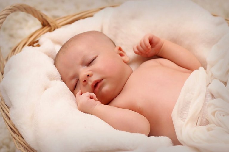 É normal bebê dormir muito?