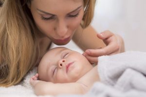 7 comportamentos do bebê durante os primeiros meses de vida