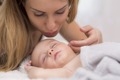 7 comportamentos do bebê durante os primeiros meses de vida 7 comportamentos do bebê durante os primeiros meses de vida