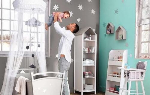 Organizar o quarto do bebê para caber tudo