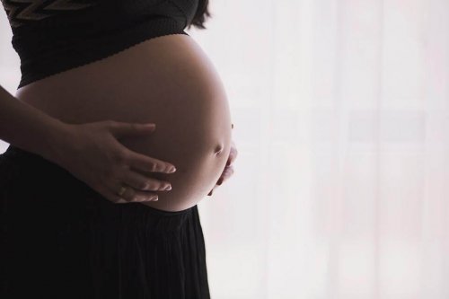 A urticária durante a gravidez é arriscada?