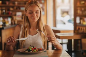 Comer de forma saudável fora de casa durante a gravidez