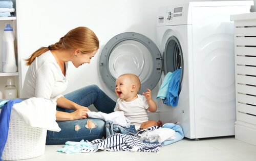 lavar as roupas do bebê