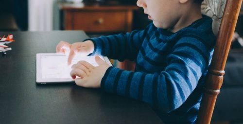 uso dos tablets pelas crianças