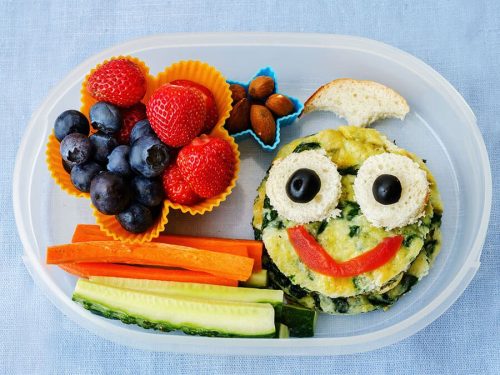 Crianças com medo de experimentar novos alimentos? Veja algumas dicas!